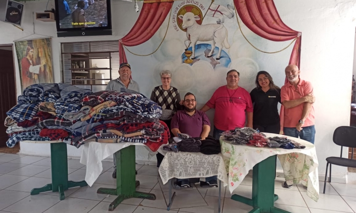 Rotary Club de Avaré doa cobertores a moradores de rua 