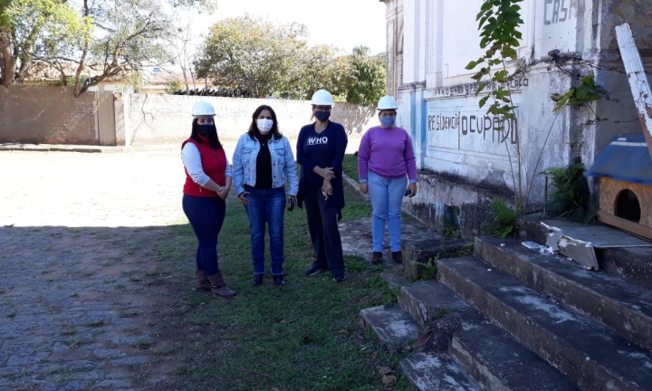 Cultura promove visita técnica em antiga estação ferroviária