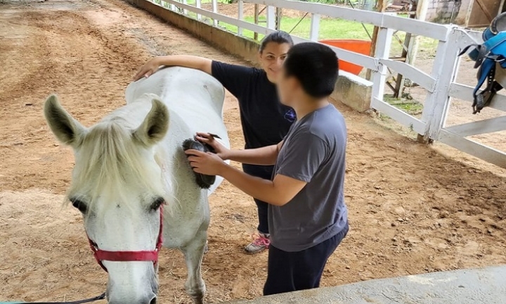 Fundação CASA de Cerqueira César firma parceria com centro de equoterapia