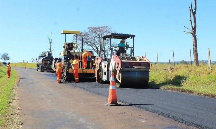 Estrada da Ponte Alta é recapeada pela Prefeitura de Avaré