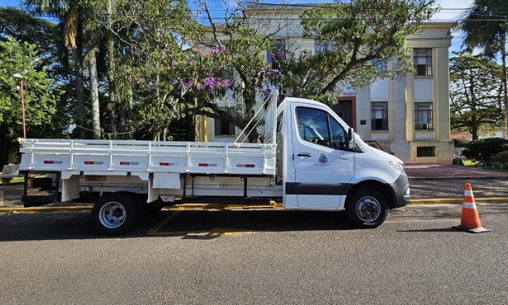 Novo caminhão da Secretaria de Serviços será utilizado na manutenção urbana