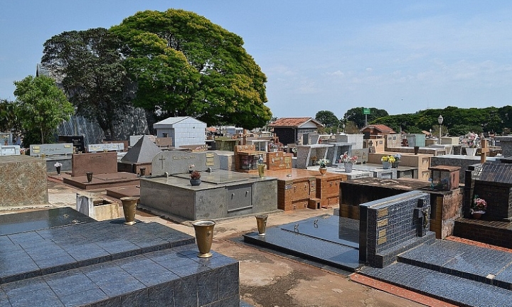 Limpeza de túmulos para o Dia de Finados deve ser feita até domingo, 30