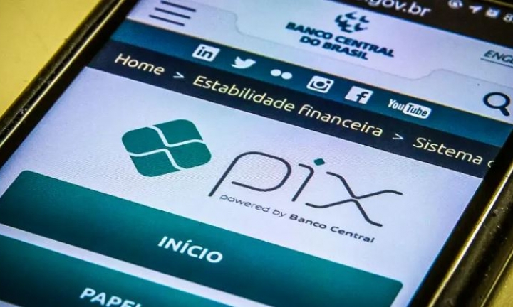 Suspensão de cobrança de PIX é para que clientes possam se adequar, diz Caixa