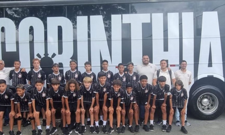 Equipe do Corinthians Sub-13 visita o Camping Municipal de Avaré