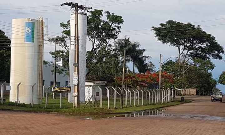 Moradores do Costa Azul reclamam que estão sem água há mais de 24 horas