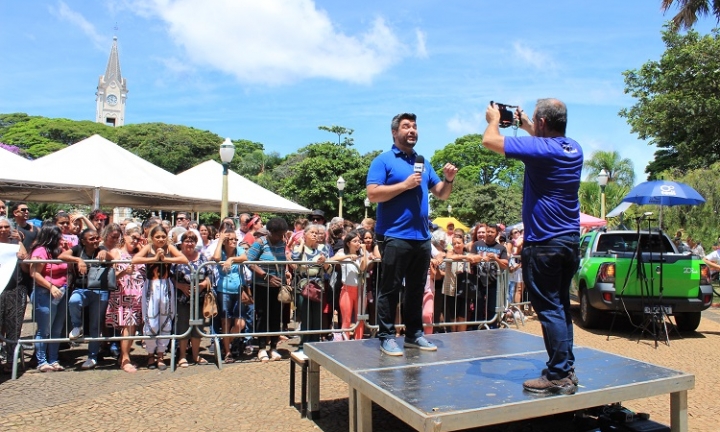 Caravana da TV TEM é recebida pelo público na Concha Acústica