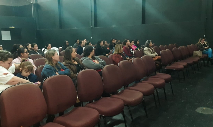 Inclusão é tema de palestra com Auxiliares de Desenvolvimento Infantil