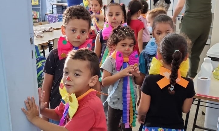 Alunos de escolas municipais avareenses celebram o Dia do Circo