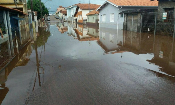 Jornal O Victoriano De Avaré Temporal Provoca Enchentes E Estragos Na Cidade