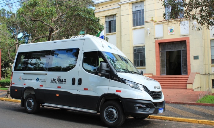 Van com acessibilidade é o mais novo item da Frota Municipal