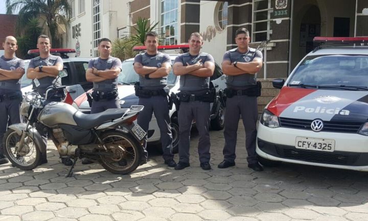 PM detém três suspeitos por furto de moto