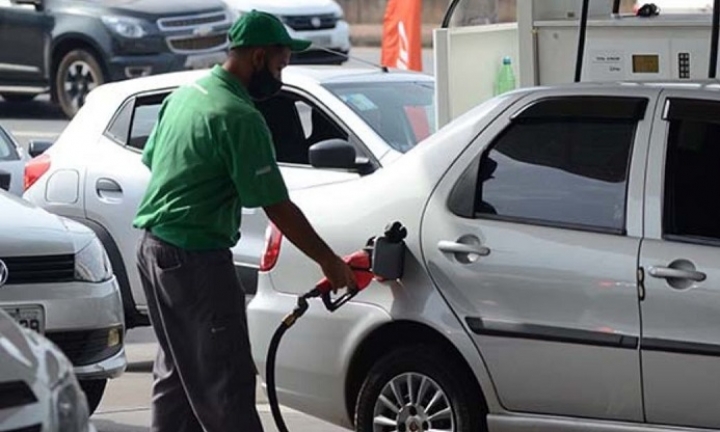 Preço da gasolina pode subir 17,5% nas bombas a partir desta quarta-feira (1)