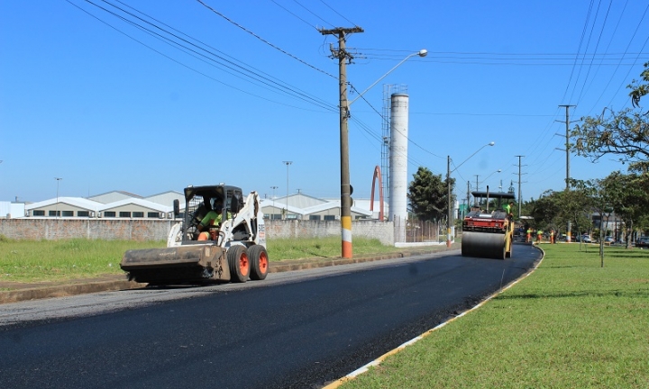 Prefeitura de Avaré promove recapeamento na Avenida Celso Ferreira