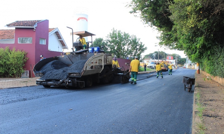 Rua Jango Pires é recapeada através do Programa Municipal Asfalto Novo