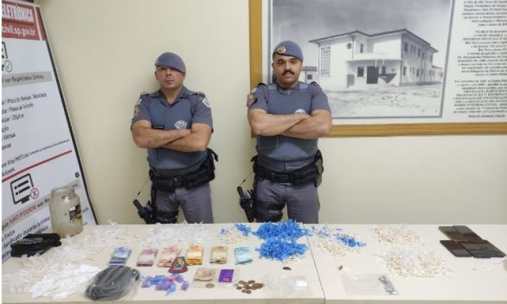 Polícia Militar prende trio com mais de 2,7 mil porções de drogas