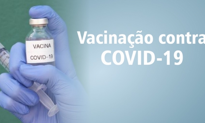 Pessoas a partir de 30 anos recebem a 4ª dose da vacina contra a Covid-19 em Avaré