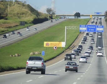 Mais de 38 mil veículos passaram pela Rodovia João Mellão no feriadão