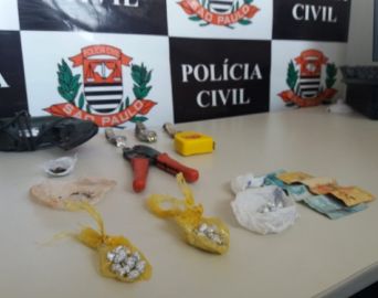 Menor é apreendido em casa por tráfico de drogas