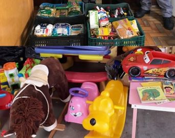 Fundo Social recebe doações de brinquedos e alimentos