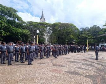 Operação da PM resulta em prisão e apreensões de veículos e drogas