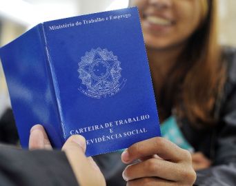 Carteiras de trabalho poderão ser emitidas em agências dos Correios