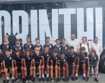 Equipe do Corinthians Sub-13 visita o Camping Municipal de Avaré