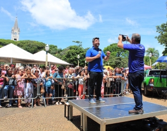 Caravana da TV TEM é recebida pelo público na Concha Acústica