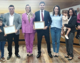 Carla Flores homenageia delegados de polícia por atuação de destaque em 2024