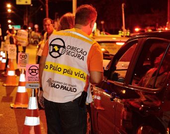 Programa Direção Segura autua 20 motoristas em Avaré