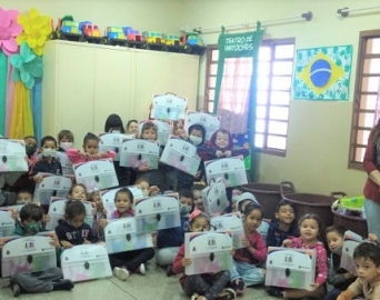 Novo material pedagógico estimula leitura em escolas municipais