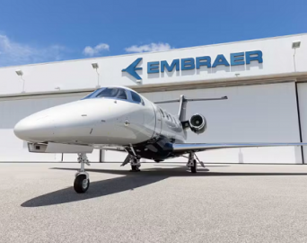 Embraer oferece mais de 160 bolsas de estudos para pessoas com mais de 50 anos