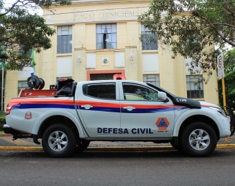 Caminhonete equipada com tanque de água vai reforçar trabalho da Defesa Civil