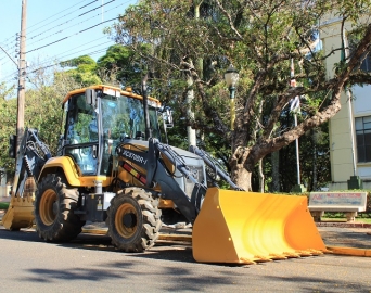 Prefeitura de Avaré conquista retroescavadeira por meio de convênio