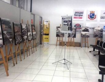 Poupatempo está com exposição de fotos antigas