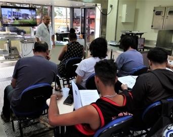 Curso gratuito sobre trabalho em açougue é iniciado em Avaré