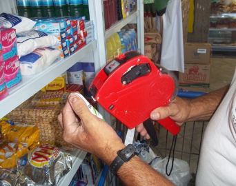 Supermercados estariam elevando preços de produtos nas prateleiras