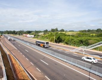 40 mil veículos devem trafegar na Rodovia João Mellão no feriado