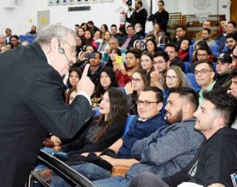 Gilberto Barros, o Leão, palestrou na Câmara de Avaré