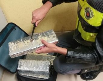 Adolescente é preso com mais de 14 kg de maconha em ônibus na Castello