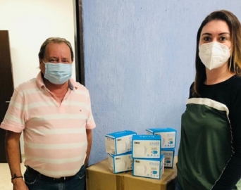 Secretaria Municipal da Saúde recebe doação de máscaras hospitalares