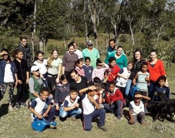 Parceria promove plantio de mudas na nascente do Ribeirão dos Rochas