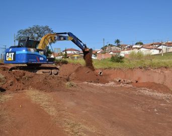 Prefeitura inicia nova obra para conter erosão no Camargo