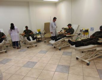 Atiradores fazem doação de sangue ao Hemocentro de Botucatu