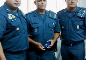 Cabo Paulino, que trabalha no Fórum de Avaré, recebeu uma das maiores condecoração da PM: a Medalha Valor Militar