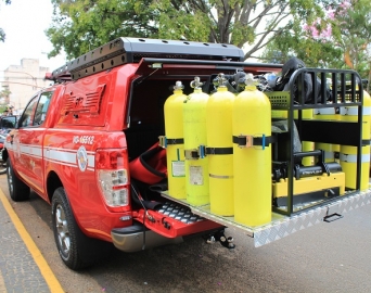 Corpo de Bombeiros de Avaré ganha viatura especializada em resgate aquático